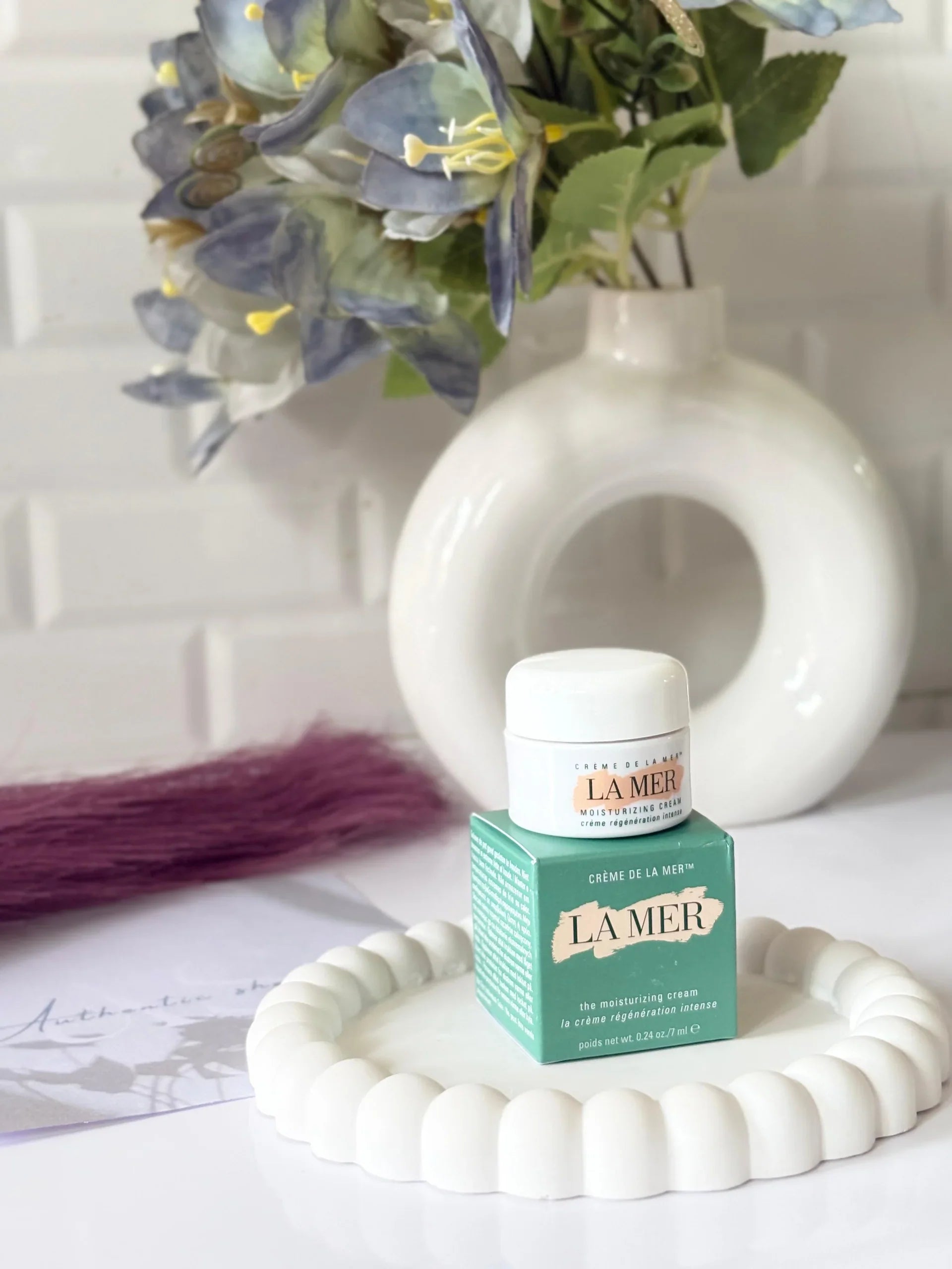 La Mer Moisturizing Cream – 0.24 oz (7 ml) Travel-Size Luxury Face Moisturizer for Hydration & Anti-Aging