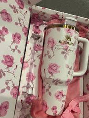 Mug with floral design in a decorative box