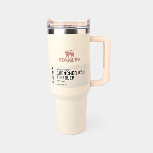 Stanley Quencher H2.0 tumbler with handle on a white background